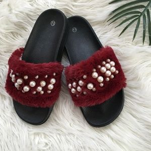 Trendy Furry Pearl Detail Flatform Slides